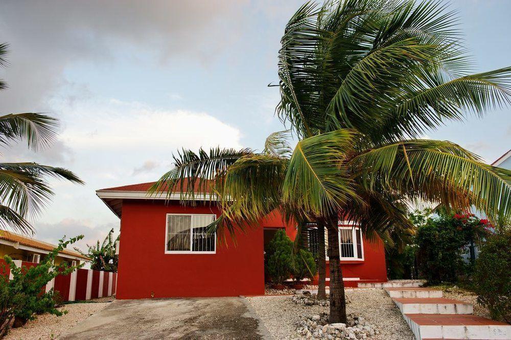 Bantopa Apartments Willemstad Exterior photo