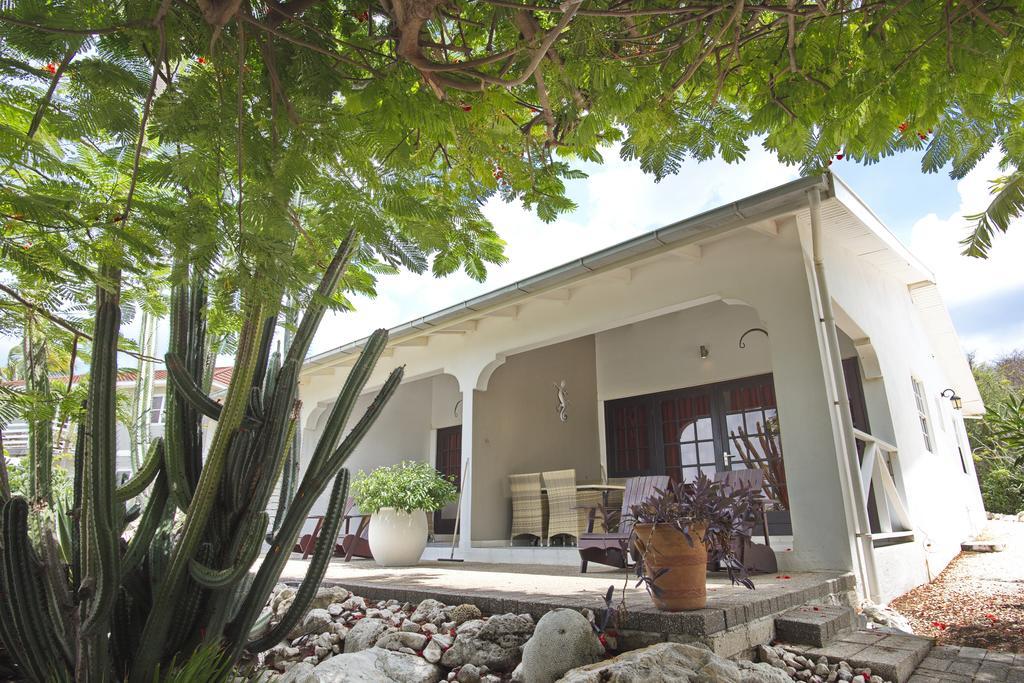Bantopa Apartments Willemstad Exterior photo