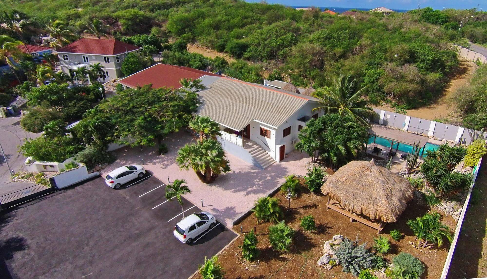 Bantopa Apartments Willemstad Exterior photo